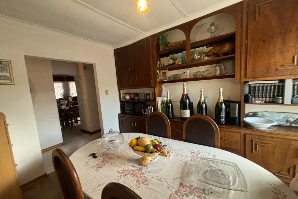 6 Bedroom House for Sale in Heuwelsig