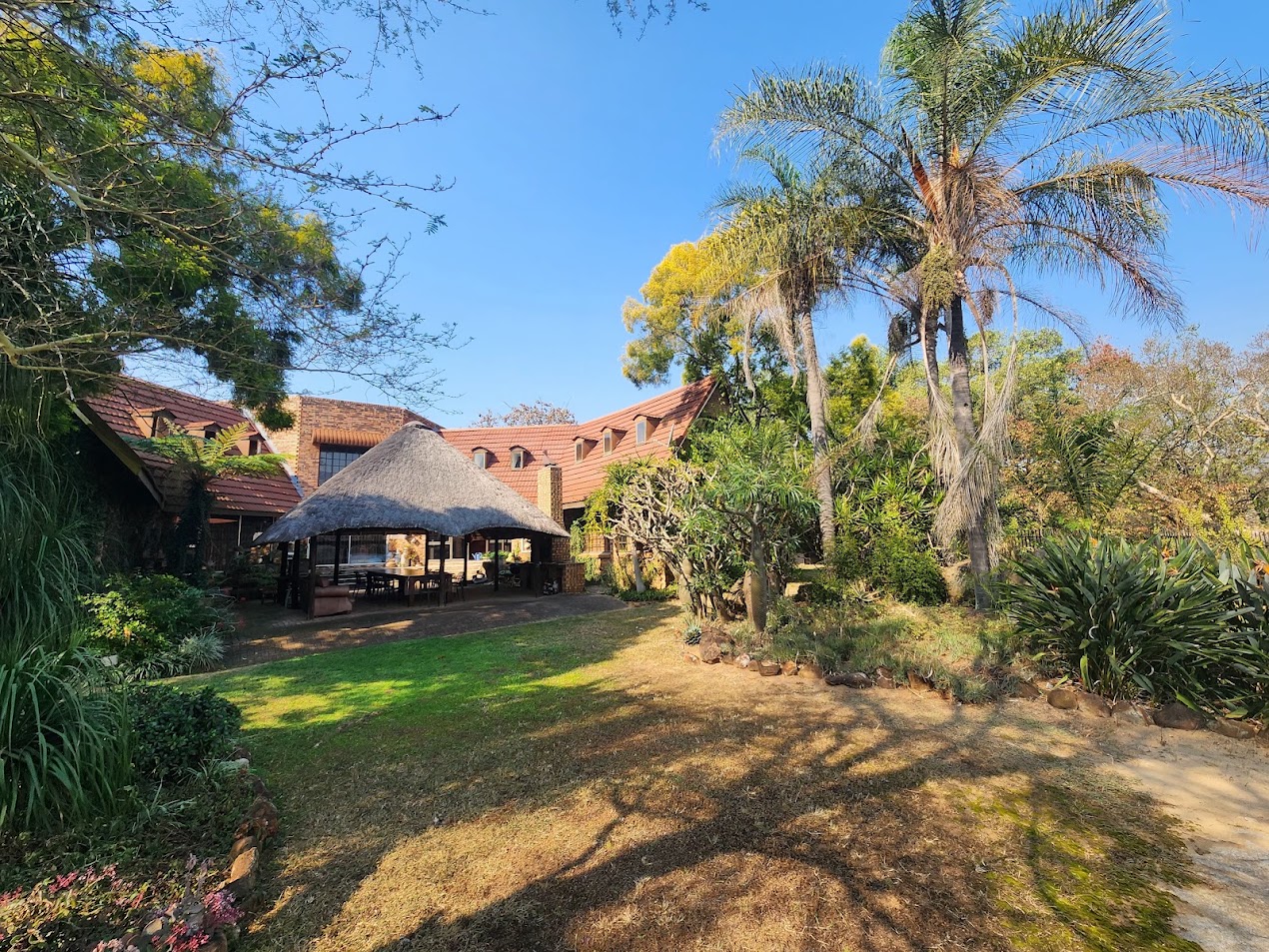 22-Hectare Self-Sufficient Estate – A Private Village with Excellent Rental Income