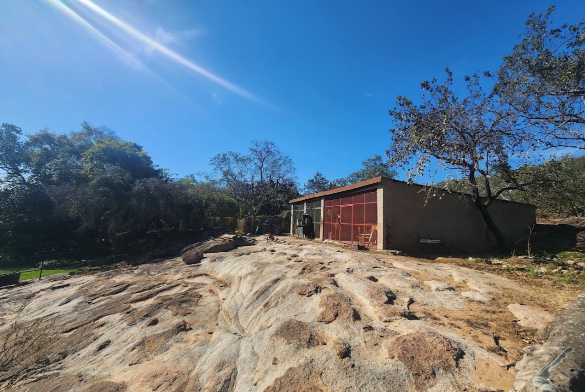 22-Hectare Self-Sufficient Estate – A Private Village with Excellent Rental Income