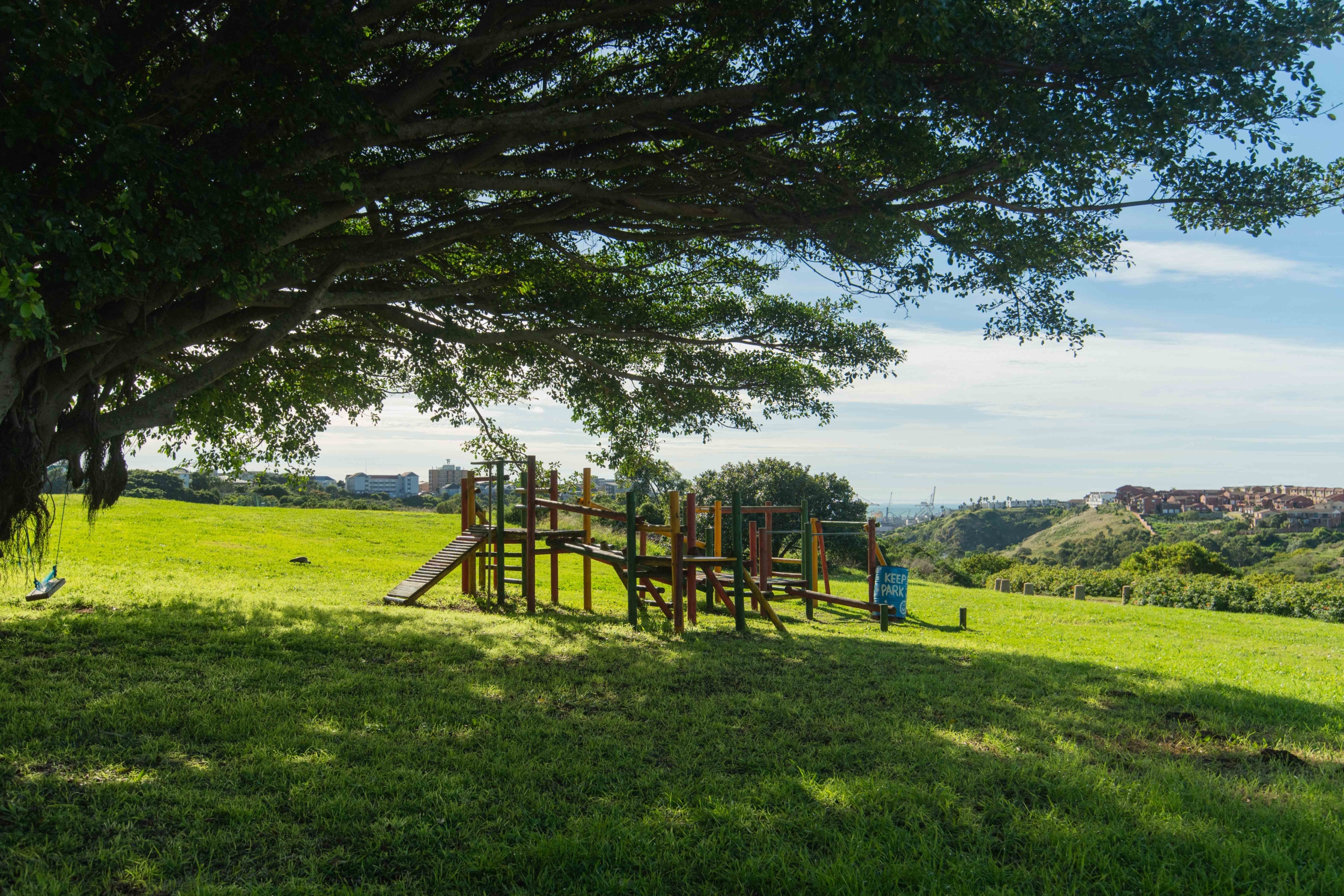 🏡 NEW LISTING | SPACE, COMFORT & STUNNING VIEWS! 🏡