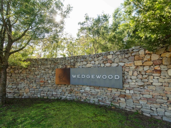 “WEDGEWOOD-LEWE — SONDER DIE MILJOEN-RAND PRYSKAARTJIE.”